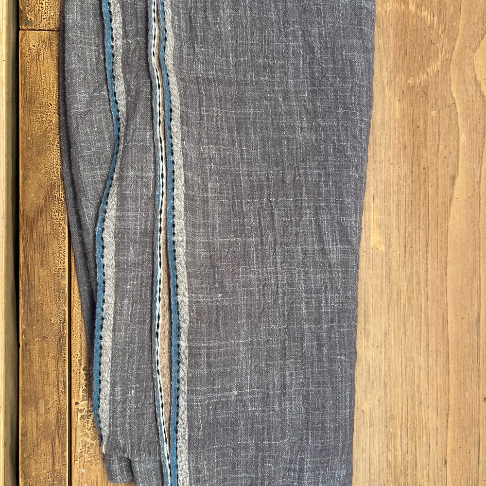 Epice Paris Gray and Blue Large Linen Scarf - Picture 2 of 3